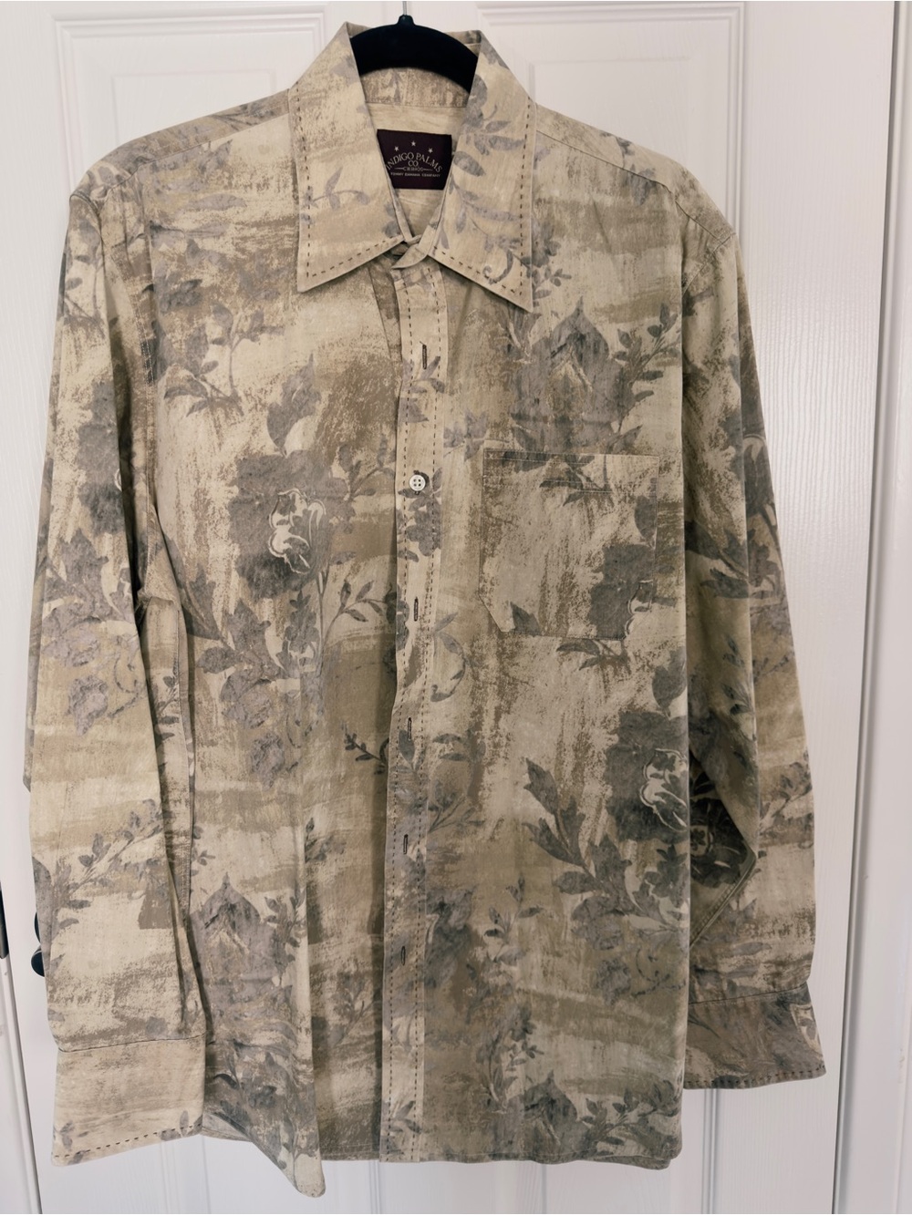 Tommy Bahama Men’s Large Floral Button Front Shirt 100% Cotton.